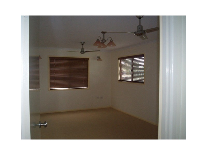 35 South Pacific Avenue, Slade Point QLD 4740