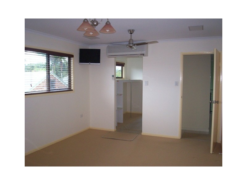 35 South Pacific Avenue, Slade Point QLD 4740