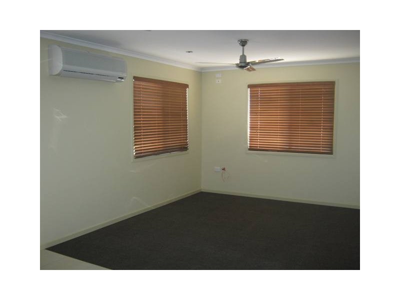 35 South Pacific Avenue, Slade Point QLD 4740