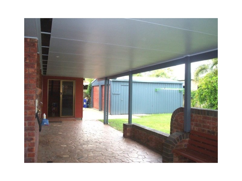 35 South Pacific Avenue, Slade Point QLD 4740