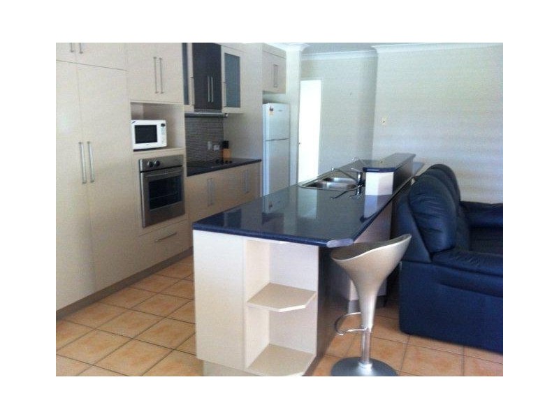 2 Centennial Dve, Glenella QLD 4740