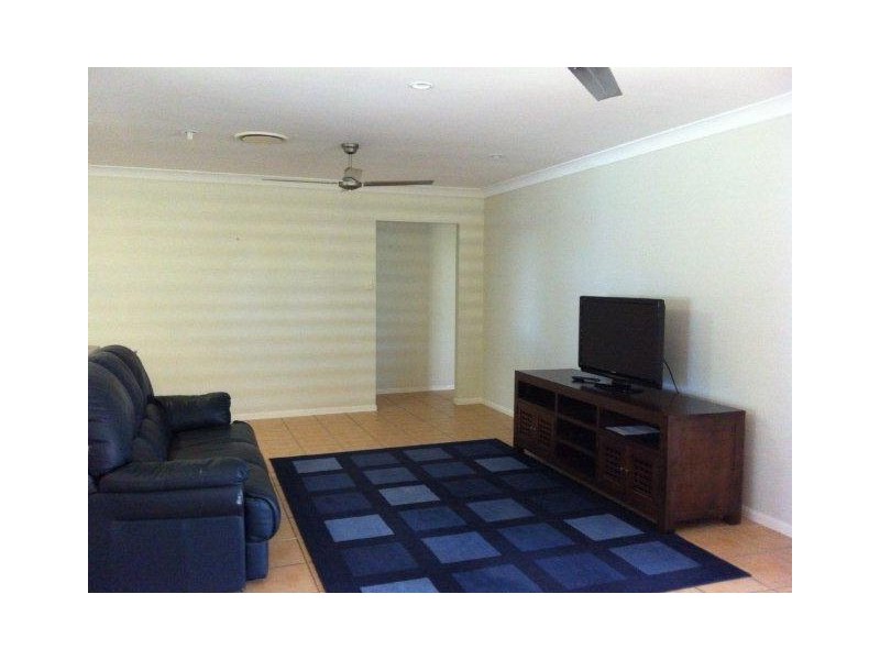 2 Centennial Dve, Glenella QLD 4740