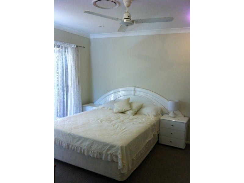 2 Centennial Dve, Glenella QLD 4740