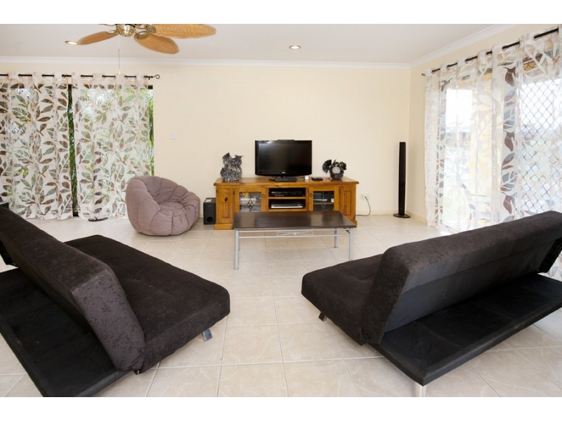 17 Jasmine Drive, Blacks Beach QLD 4740