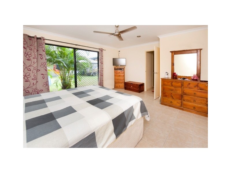 17 Jasmine Drive, Blacks Beach QLD 4740