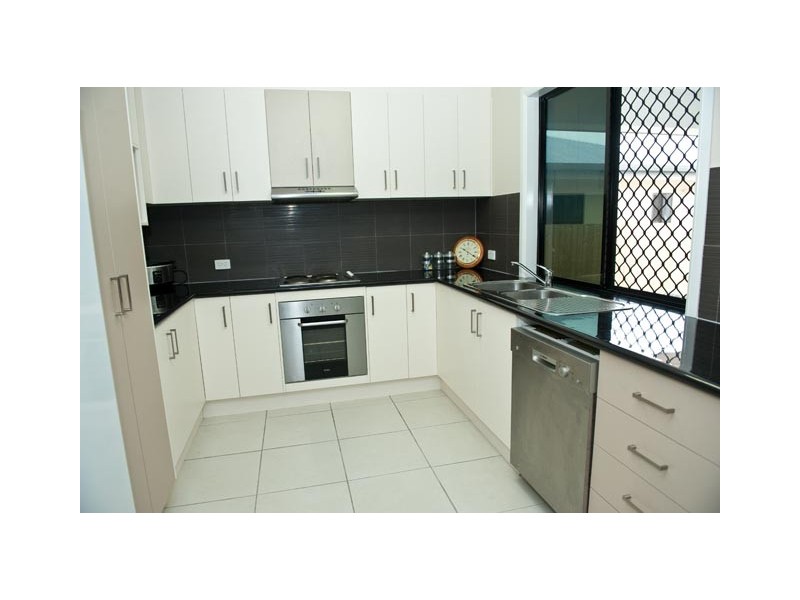 42 Hangan Street, Bucasia QLD 4750