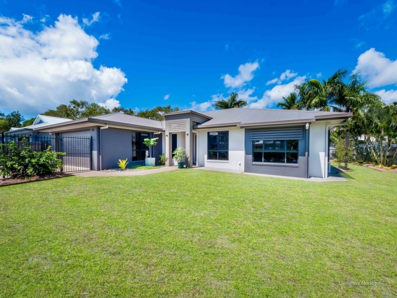 42 Corella Way, Blacks Beach QLD 4740