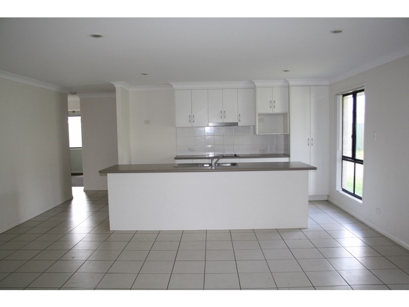 38 Naumann Street, Moranbah QLD 4744