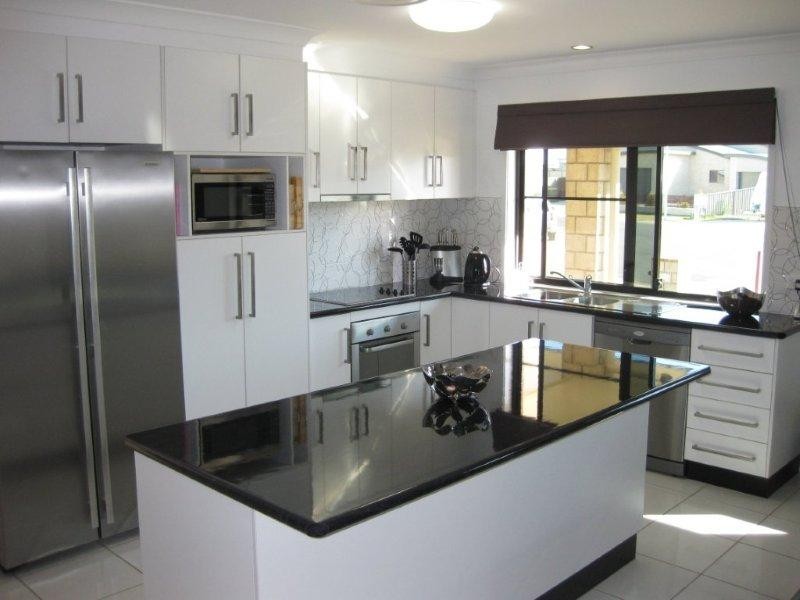 6 Bligh Court, Moranbah QLD 4744