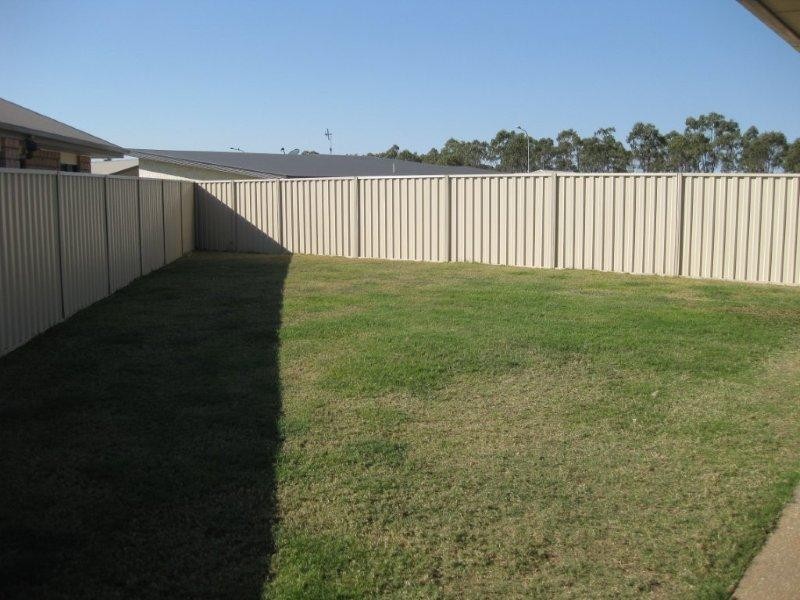 6 Bligh Court, Moranbah QLD 4744