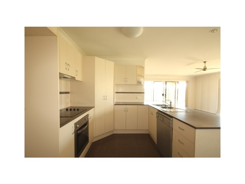 24 Whitehaven Drive, Blacks Beach QLD 4740