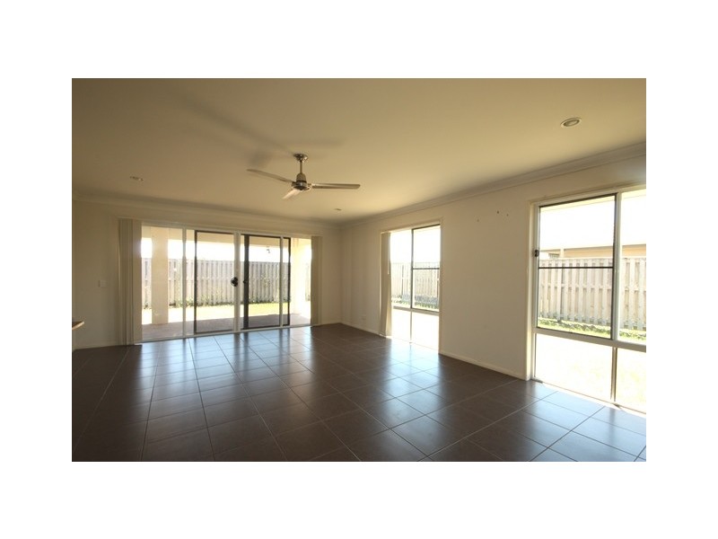 24 Whitehaven Drive, Blacks Beach QLD 4740