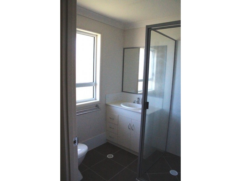 24 Whitehaven Drive, Blacks Beach QLD 4740