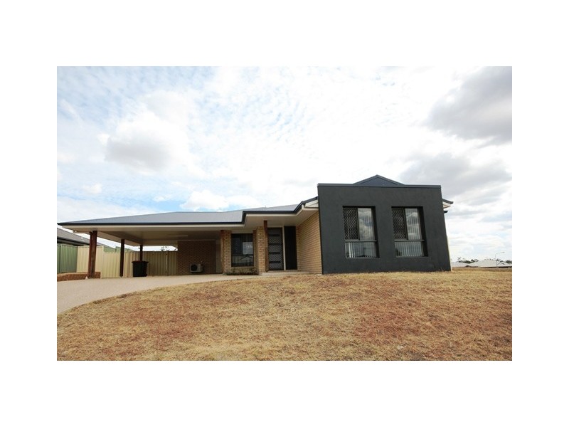 25 Hannay Street, Moranbah QLD 4744