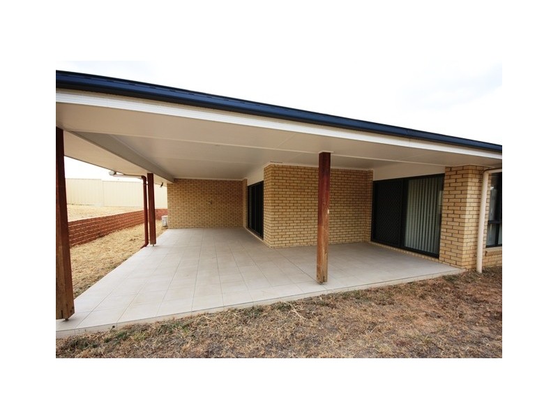 25 Hannay Street, Moranbah QLD 4744