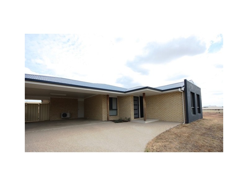 25 Hannay Street, Moranbah QLD 4744