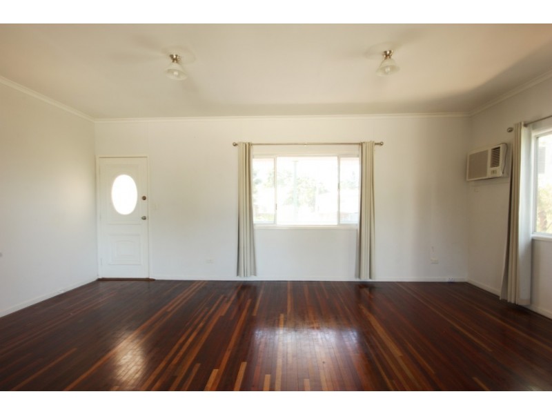 11 Rosewall Street, Moranbah QLD 4744