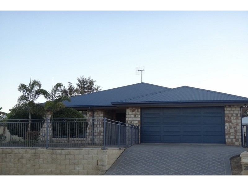 28 Schifcofske Drive, Moranbah QLD 4744