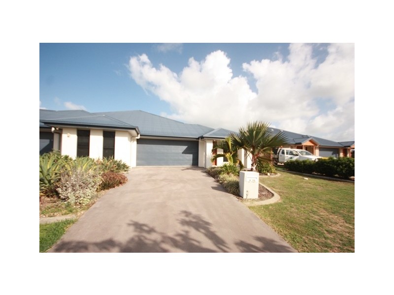 2/15 Bilgola Place, Blacks Beach QLD 4740