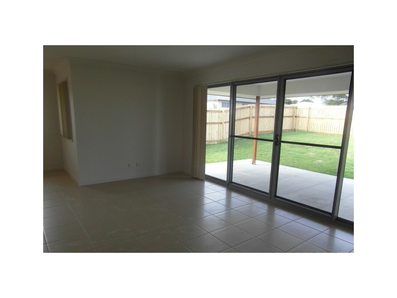 11 Yatay Street, Eimeo QLD 4740