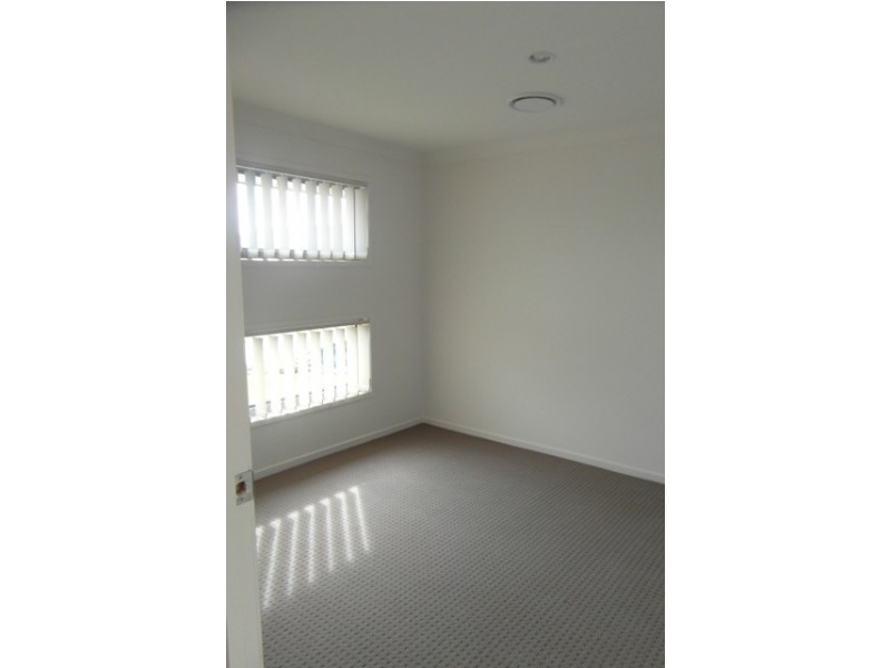 11 Yatay Street, Eimeo QLD 4740