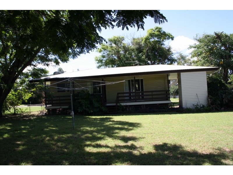 14 Middle Crescent, Dysart QLD 4745