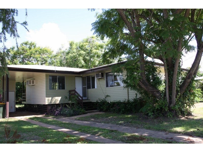 14 Middle Crescent, Dysart QLD 4745