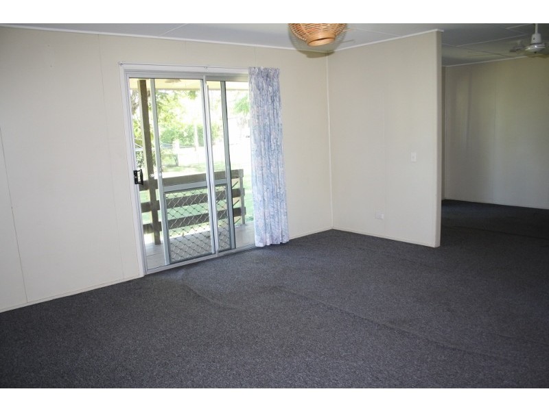 14 Middle Crescent, Dysart QLD 4745