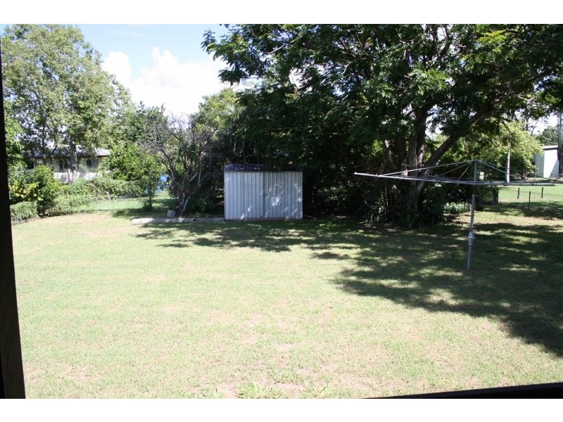 14 Middle Crescent, Dysart QLD 4745