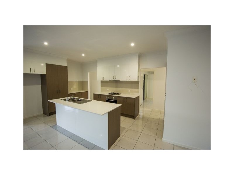 26 Burge Court, Glenella QLD 4740