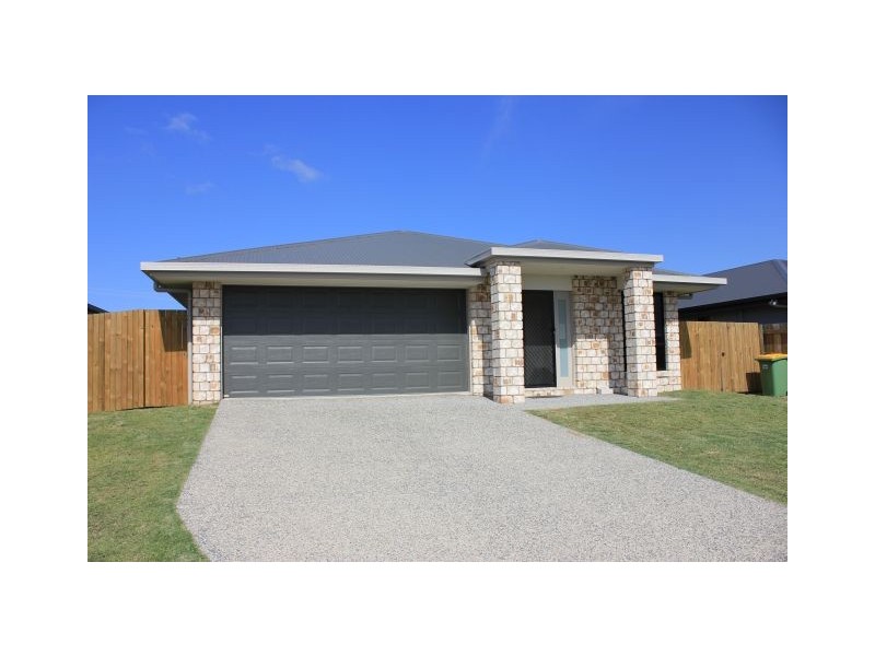 18 Lancaster Way, Ooralea QLD 4740