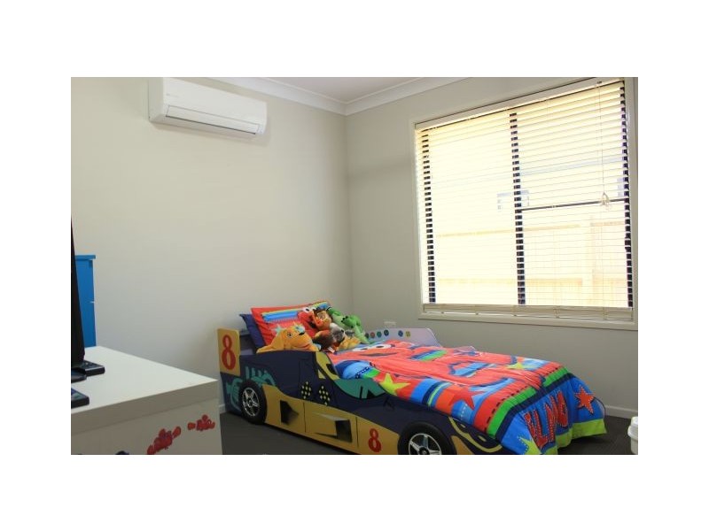 18 Lancaster Way, Ooralea QLD 4740