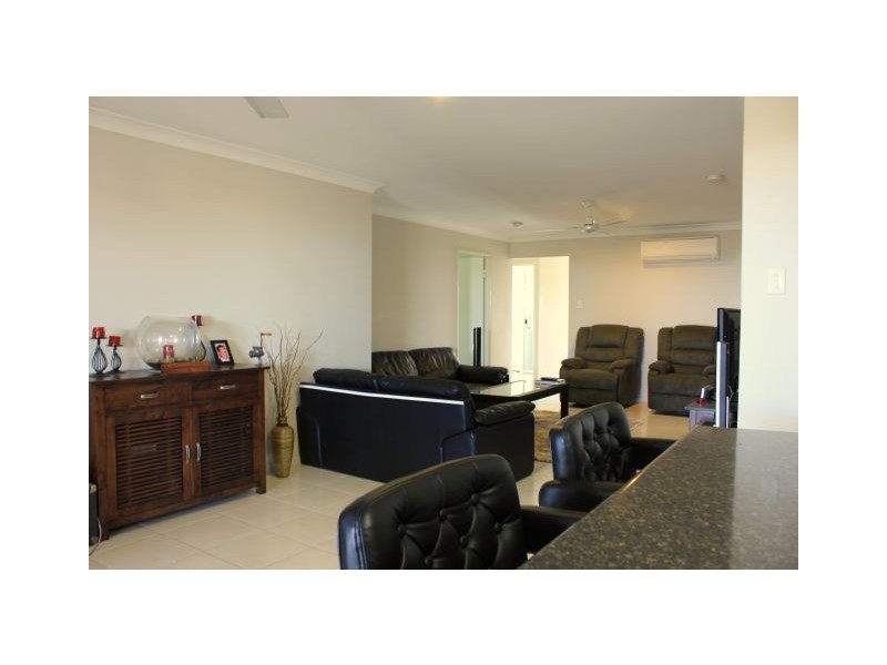 18 Lancaster Way, Ooralea QLD 4740