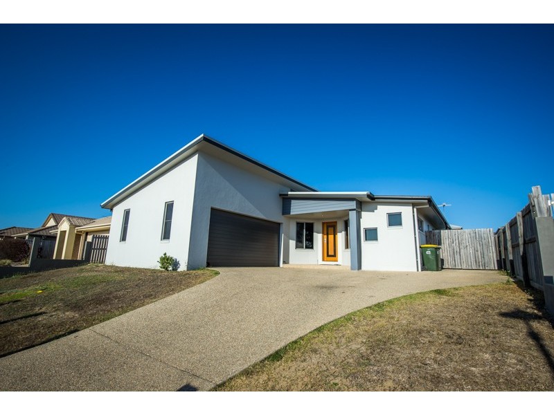 10 Crestview Crescent, Bucasia QLD 4750