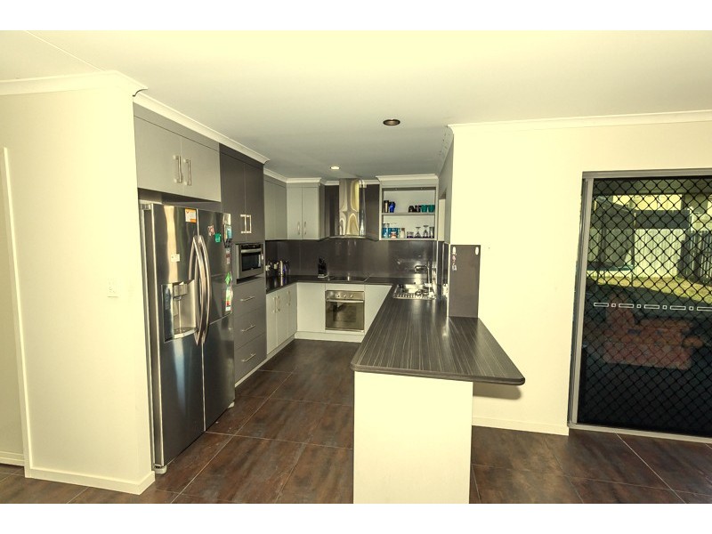 10 Crestview Crescent, Bucasia QLD 4750