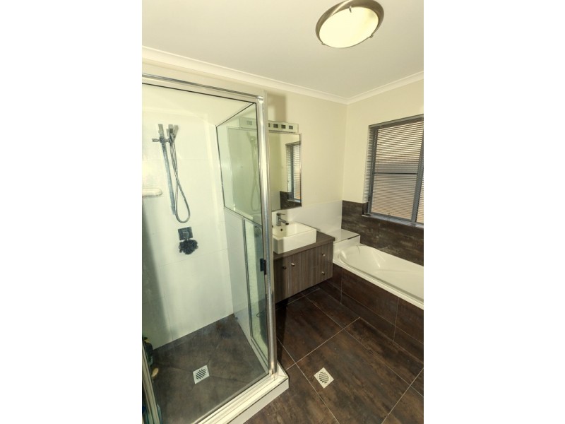 10 Crestview Crescent, Bucasia QLD 4750