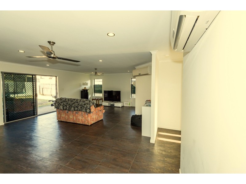 10 Crestview Crescent, Bucasia QLD 4750