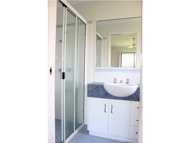 6 Lois Street, Mount Pleasant QLD 4740