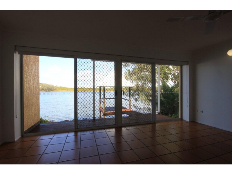 10/17 Beach Road, Dolphin Heads QLD 4740
