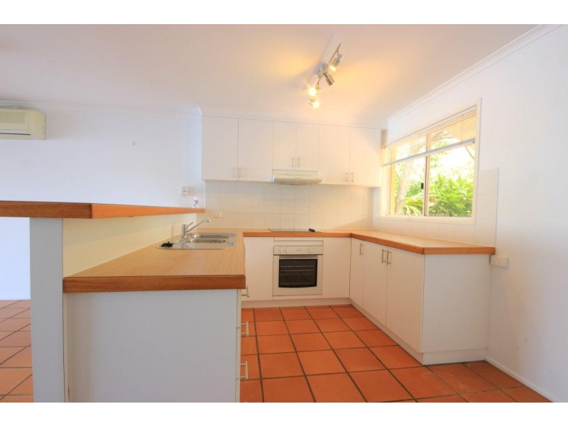 10/17 Beach Road, Dolphin Heads QLD 4740