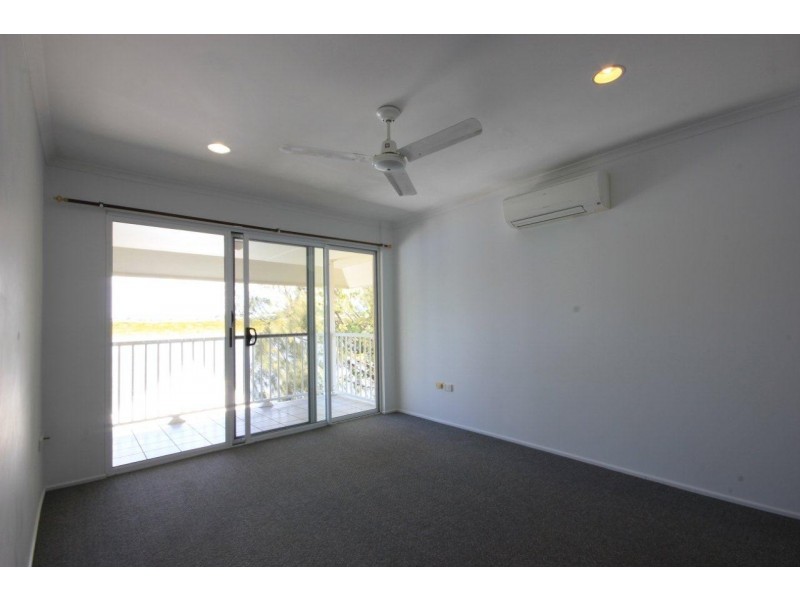 10/17 Beach Road, Dolphin Heads QLD 4740