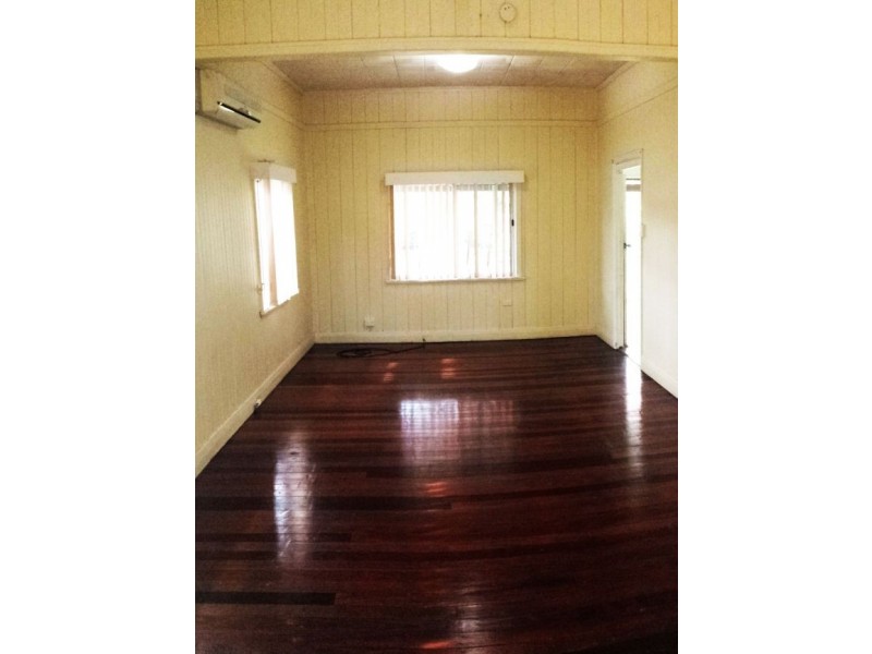 4 Pratt Street, South Mackay QLD 4740