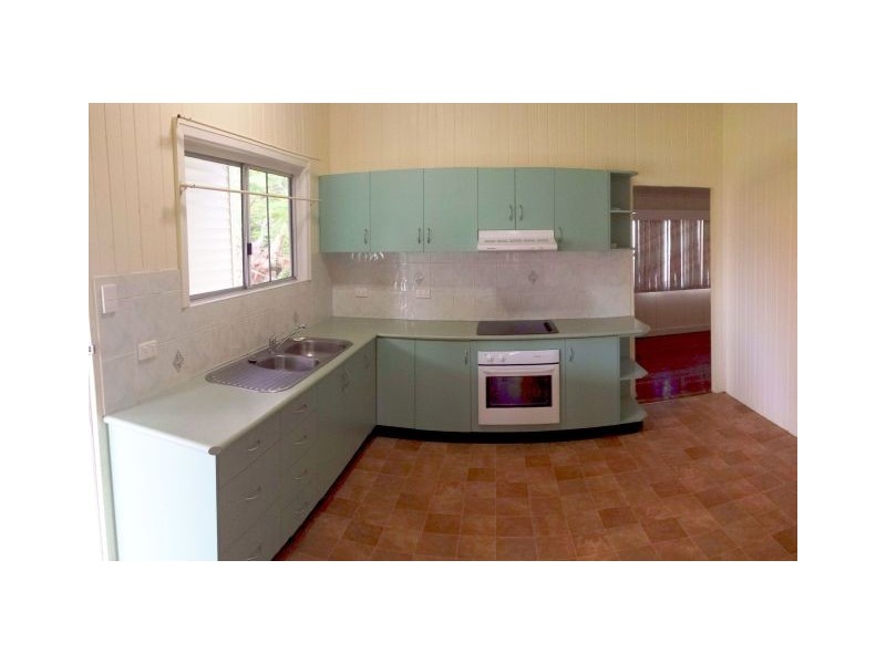 4 Pratt Street, South Mackay QLD 4740