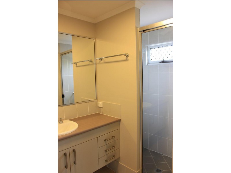 7 Sonoran street, Rural View QLD 4740