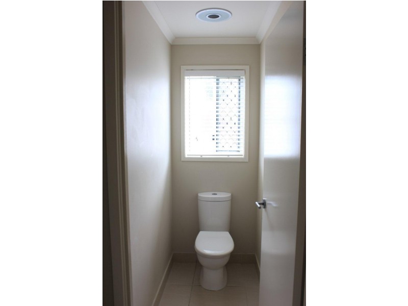 7 Sonoran street, Rural View QLD 4740