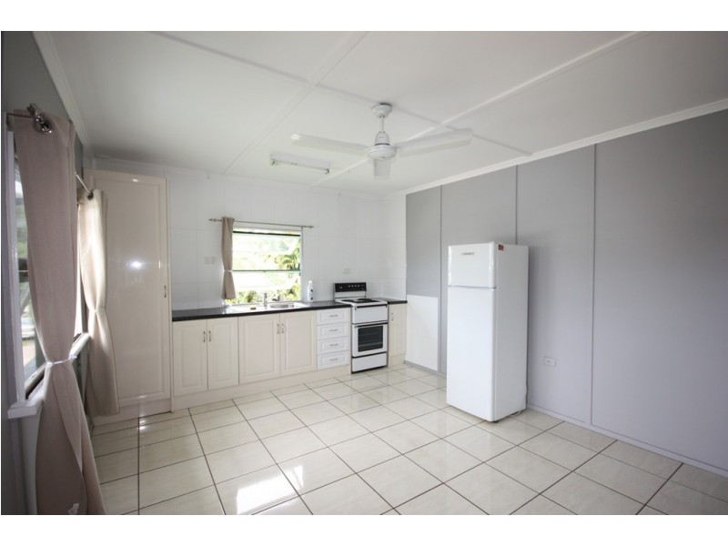 2/2 Roberts Ave, North Mackay QLD 4740