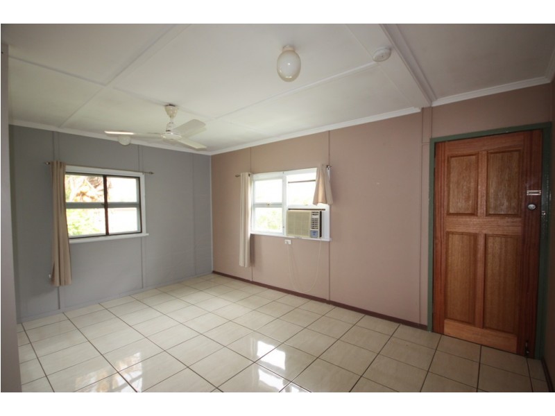 2/2 Roberts Ave, North Mackay QLD 4740