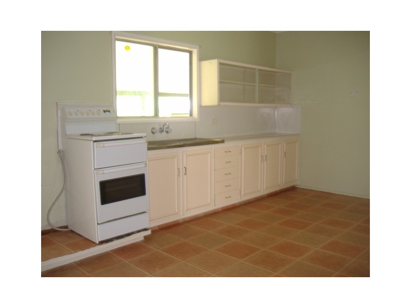 6 Barlow Street, Walkerston QLD 4751