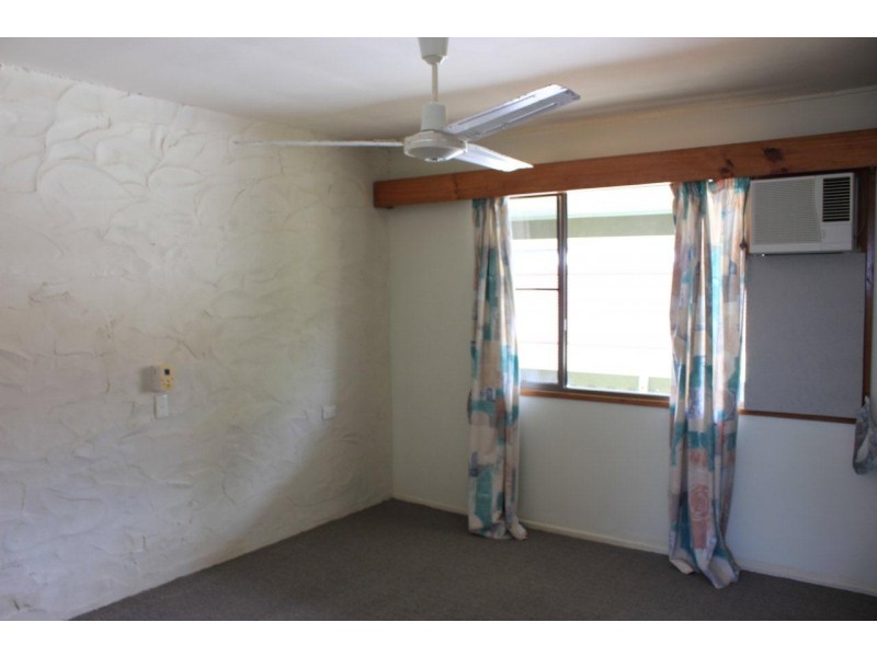 2/34 Keswick Avenue, Slade Point QLD 4740