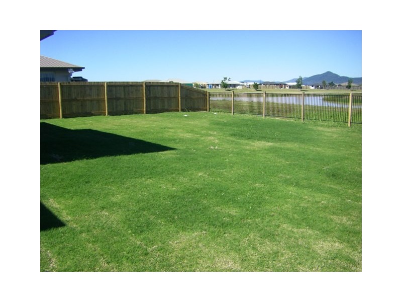 35 Elizabeth Street, Mirani QLD 4754